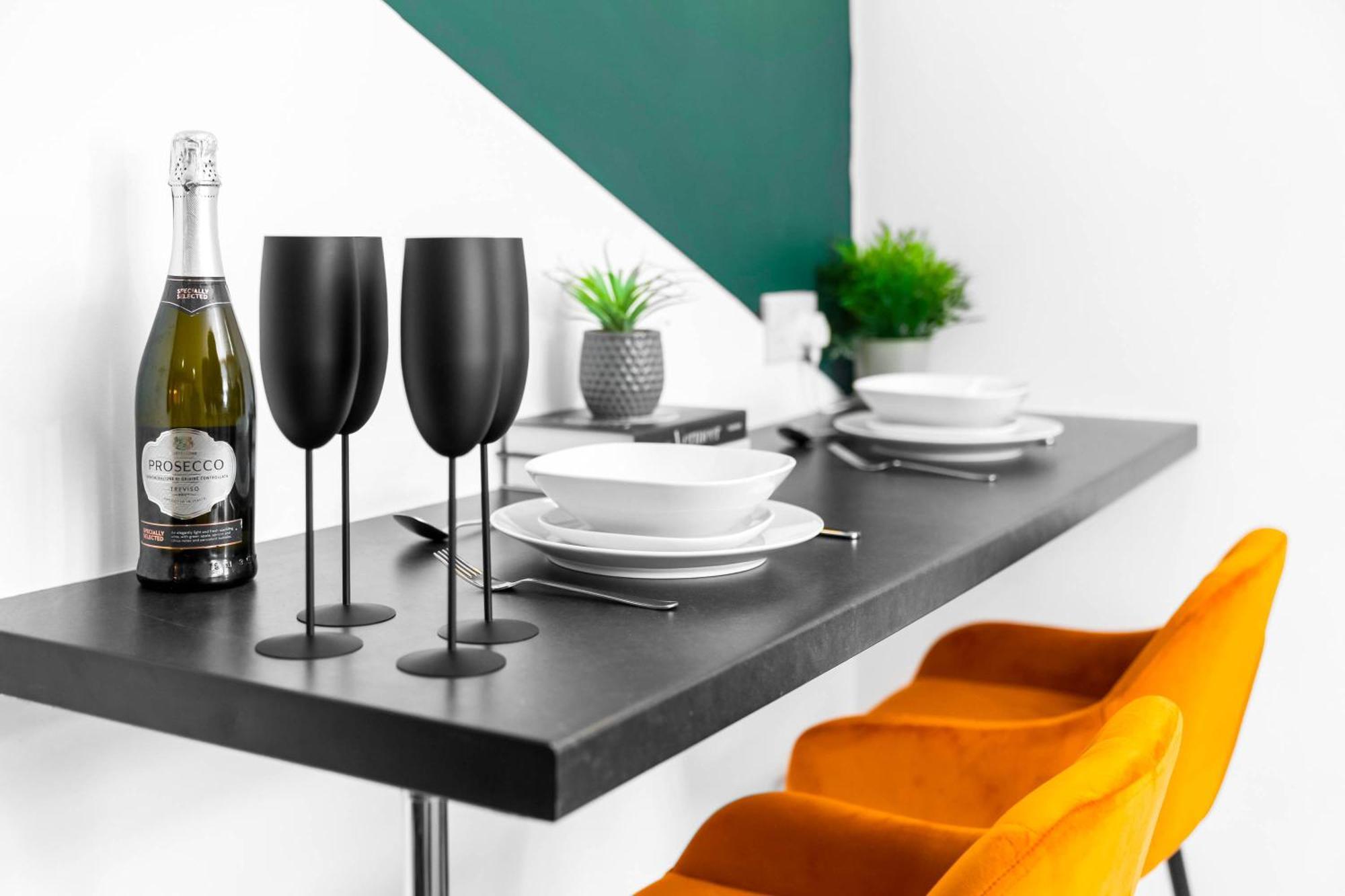 Luxury 3 Bedroom Apartment - Terrace - Near City Centre - Wifi - Smart Tv 1Mr Birmingham Eksteriør billede