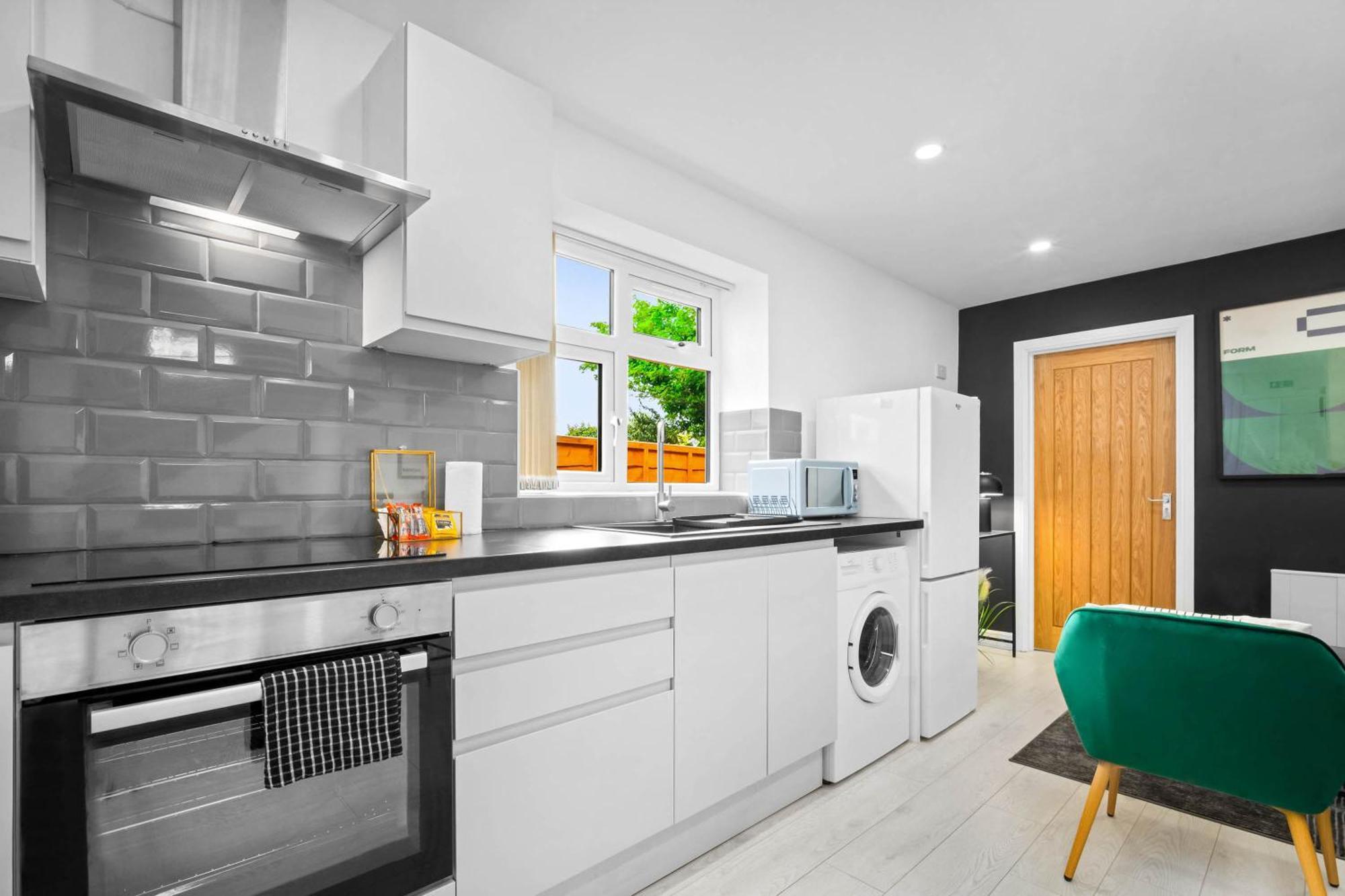 Luxury 3 Bedroom Apartment - Terrace - Near City Centre - Wifi - Smart Tv 1Mr Birmingham Eksteriør billede