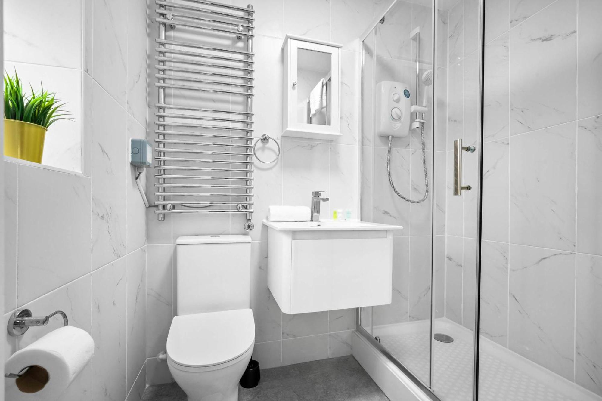Luxury 3 Bedroom Apartment - Terrace - Near City Centre - Wifi - Smart Tv 1Mr Birmingham Eksteriør billede