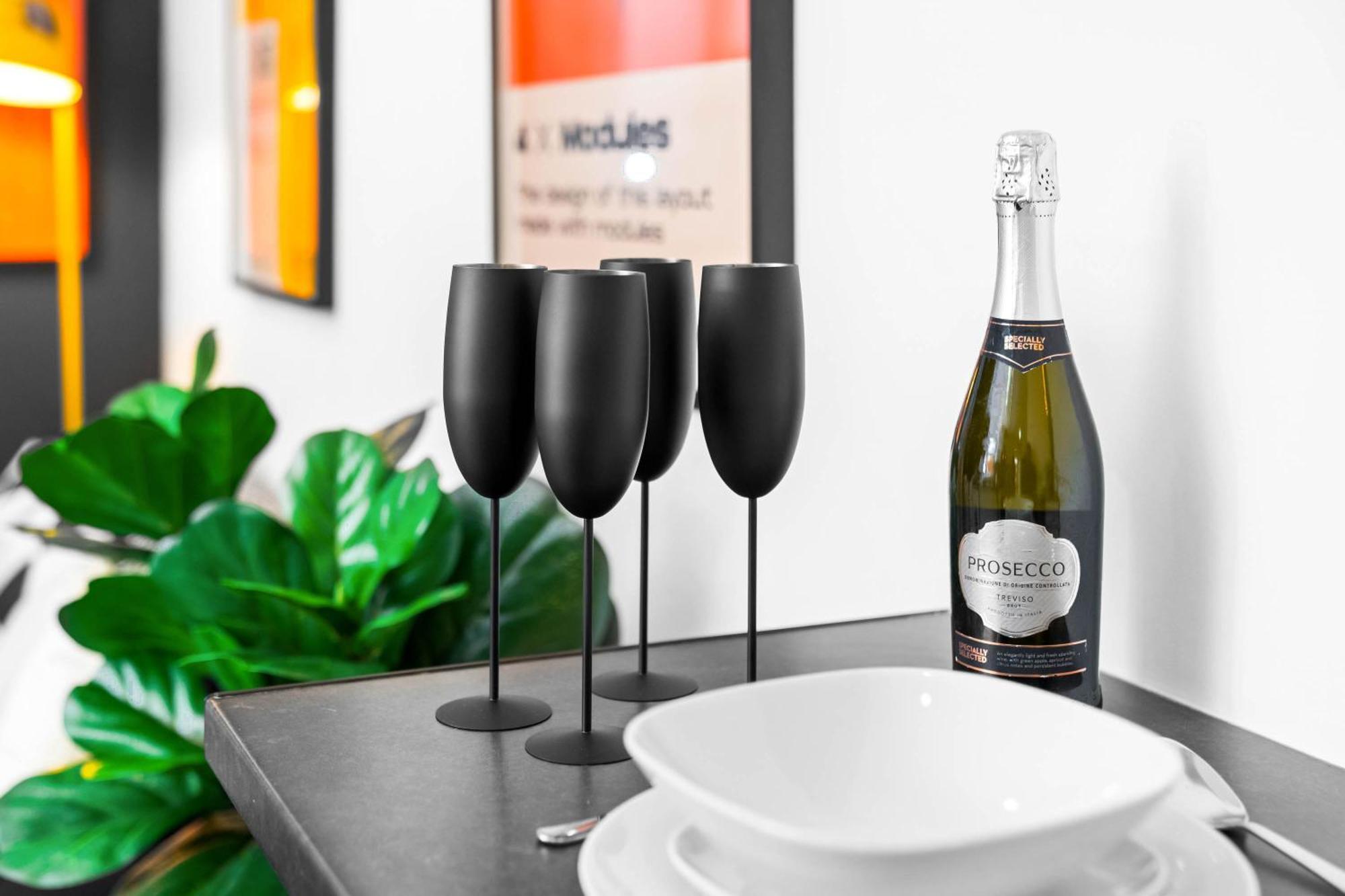 Luxury 3 Bedroom Apartment - Terrace - Near City Centre - Wifi - Smart Tv 1Mr Birmingham Eksteriør billede