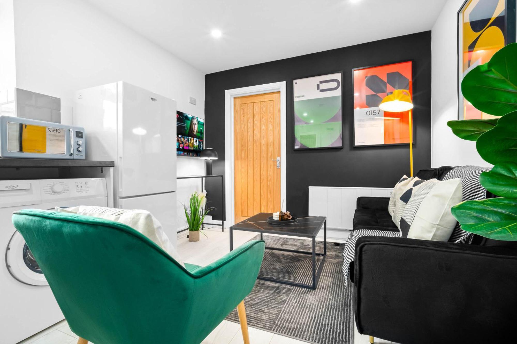 Luxury 3 Bedroom Apartment - Terrace - Near City Centre - Wifi - Smart Tv 1Mr Birmingham Eksteriør billede